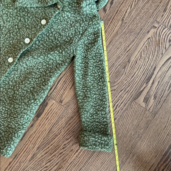 Gorgeous big collar coat in perfect condition. 💚 - Picture 8 of 11